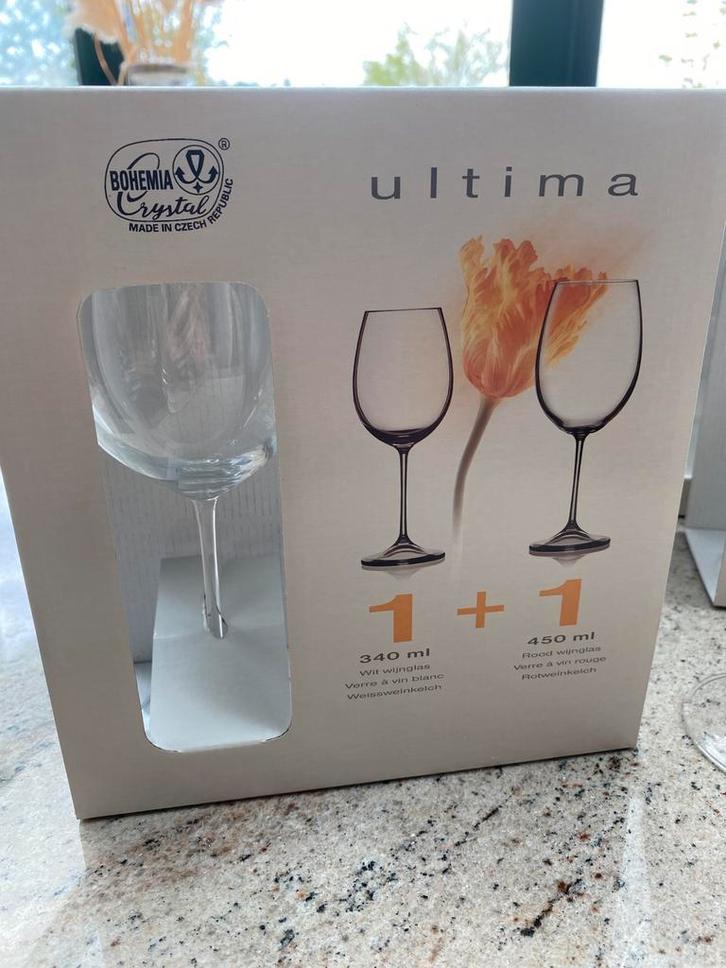 Nieuw Bohema Crystal Ultima wijnglazen, Antiek en Kunst, Antiek | Glaswerk en Kristal, Ophalen of Verzenden