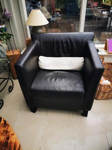 Fauteuil en cuir avec coussin beschikbaar voor biedingen