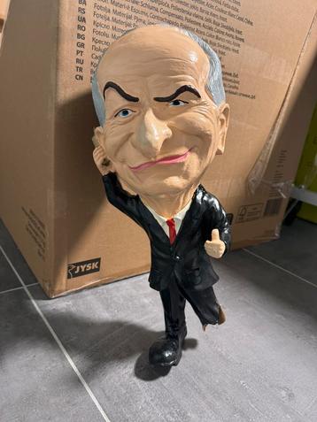 Statue statuette figurine caricature posture Louis de Funes  beschikbaar voor biedingen