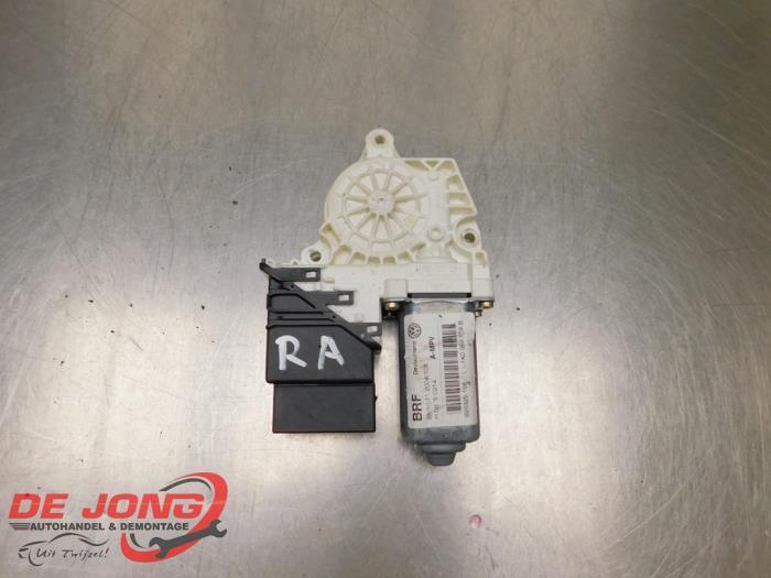 Moteur de vitre portière d'un Volkswagen Touran, Autos : Pièces & Accessoires, Carrosserie & Tôlerie, Volkswagen, Utilisé, 3 mois de garantie