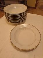 Assiettes profondes en porcelaine blanche avec bord doré, Antiquités & Art, Enlèvement ou Envoi