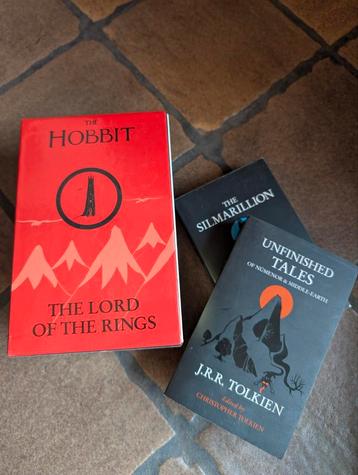 Lord of the rings, hobbit,silmarillion, unfinished tales beschikbaar voor biedingen