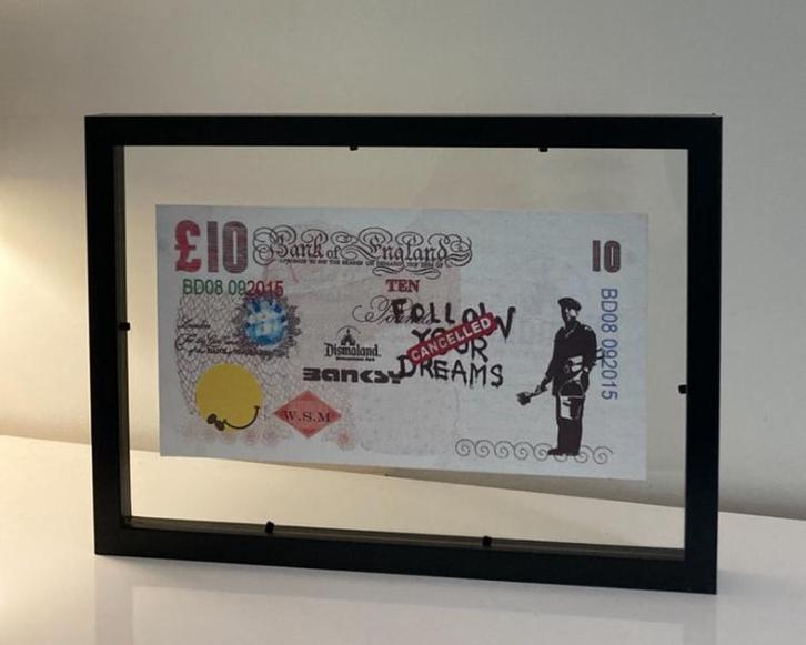 Ticket met frame van Banksy, Antiek en Kunst, Kunst | Litho's en Zeefdrukken, Ophalen of Verzenden