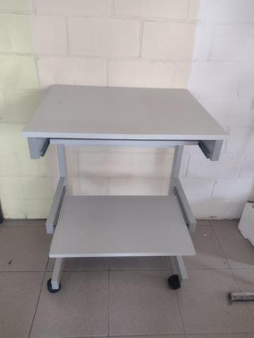 Computertafeltje, Informatique & Logiciels, Tables d'ordinateur portable, Enlèvement