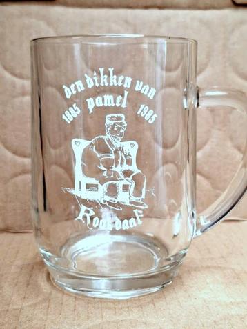 Bierglas 0.5 liter Den Dikken van Pamel  1885-1985 beschikbaar voor biedingen