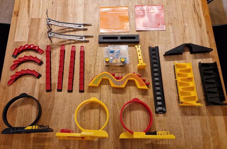 Domino express, Kinderen en Baby's, Speelgoed | Bouwstenen, Zo goed als nieuw, Overige merken, Ophalen of Verzenden