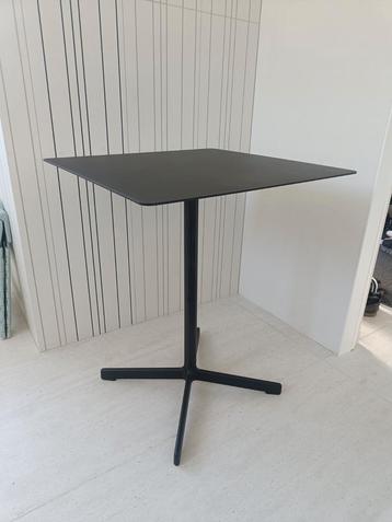 Table en acier laqué époxy HAY, Enlèvement, Comme neuf, Carré, Métal