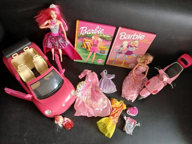 2 Barbie poppen + accessoires, Kinderen en Baby's, Speelgoed | Poppen, Barbie, Ophalen of Verzenden