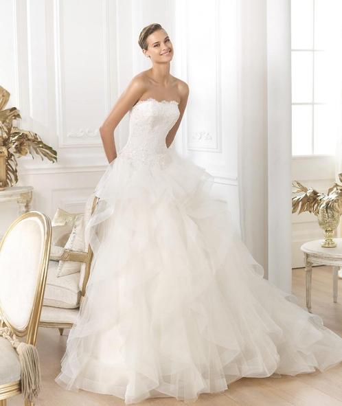 Magnifique robe de mariée unique Pronovias Leante (34-38), Vêtements | Femmes, Vêtements de mariage & Accessoires de mariage, Comme neuf