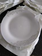 18 delig servies, Ophalen, Zo goed als nieuw, Bord(en)