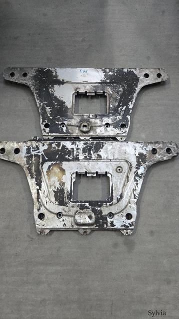 Versterkingsplaat Bodemplaat onderplaat BMW 3 / Z4 serie E46 beschikbaar voor biedingen