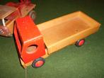 Vintage houten vrachtwagen/kraan 2 stuks, Kinderen en Baby's, Speelgoed | Houten speelgoed, Ophalen, Gebruikt, Overige typen