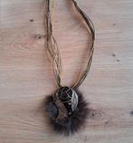 Originele halsketting met hanger, Ophalen of Verzenden, Zo goed als nieuw, Bruin, Kunststof