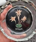 Vintage glazen asbak met drie echte Edelweiss, Antiek en Kunst, Ophalen of Verzenden