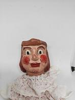 Très ancienne poupée de spectacle de marionnettes sculptée e, Enlèvement ou Envoi