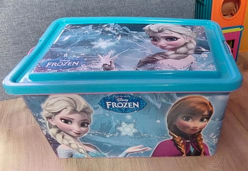 Boite avec gros lot barbies, Kinderen en Baby's, Speelgoed | Poppen, Gebruikt, Barbie, Ophalen