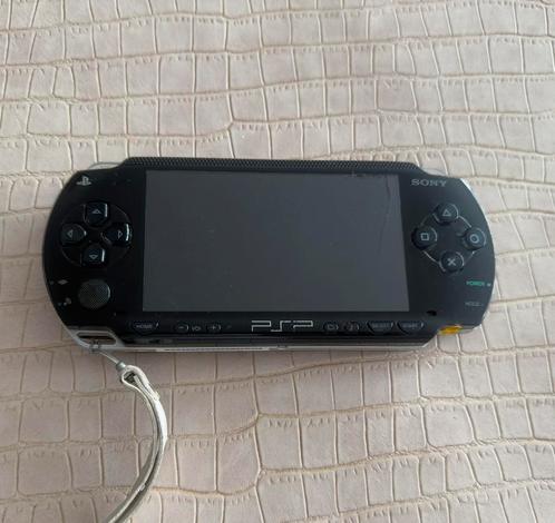 PSP Sony PSP 1004 moet worden gerepareerd...!!, Games en Spelcomputers, Spelcomputers | Sony PSP, Niet werkend, PSP, Zwart, Ophalen of Verzenden