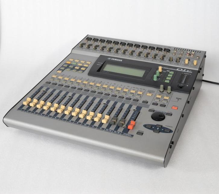 Yamaha 01V digitale mixer – 16 kanaals mengtafel, Muziek en Instrumenten, Mengpanelen, Gebruikt, 10 tot 20 kanalen, Microfooningang