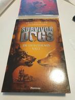 Erin Hunter - De duisternis valt. SURVIVOR DOGS deel 3, Boeken, Ophalen of Verzenden, Zo goed als nieuw, Erin Hunter