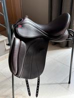 Dressuurzadel GFS 17,5 inch bruin, Dieren en Toebehoren, Ophalen of Verzenden, Nieuw