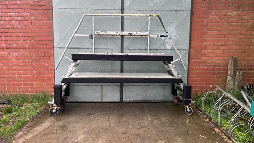 verrijdbare trap bordestrap 6 treden 2 zijdig aluminium, Doe-het-zelf en Bouw, Ladders en Trappen, Gebruikt, Trap, Minder dan 2 meter