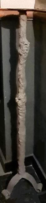 Hoge kaarsen of masker staander, Ophalen, Grijs, Nieuw, Kandelaar