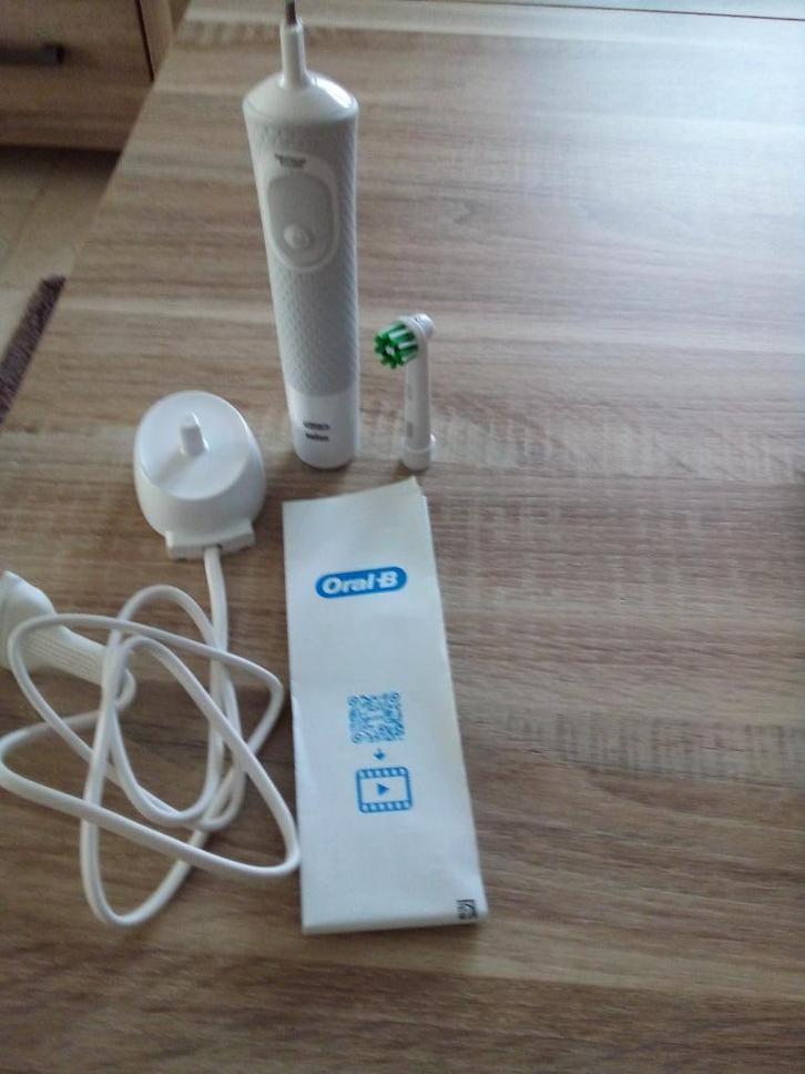 Oral B Vitality Pro 2 stuks, Handtassen en Accessoires, Uiterlijk | Mondverzorging, Nieuw, Ophalen of Verzenden