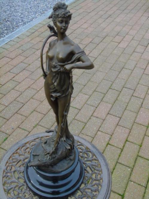 gesigneerd bronzen beeld, Diana de everzwijnmoordenaar. H 49, Antiek en Kunst, Antiek | Brons en Koper, Brons, Ophalen