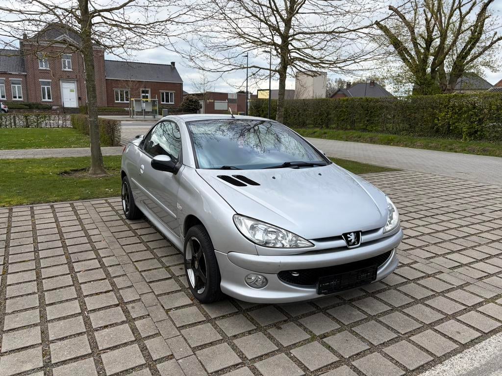 Peugeot 206cc cabrio 1.6i benzine gekeurd voor verkoop, Auto's, Peugeot, 1600 cc, Handgeschakeld, Particulier, Dealer onderhouden