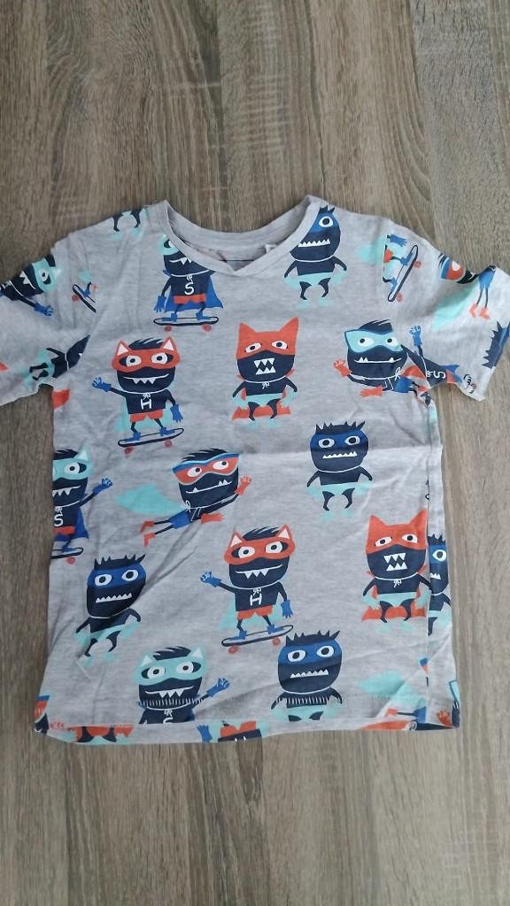 t-shirt 128, Enfants & Bébés, Vêtements enfant | Taille 128, Garçon, C&A, Chemise ou À manches longues, Enlèvement