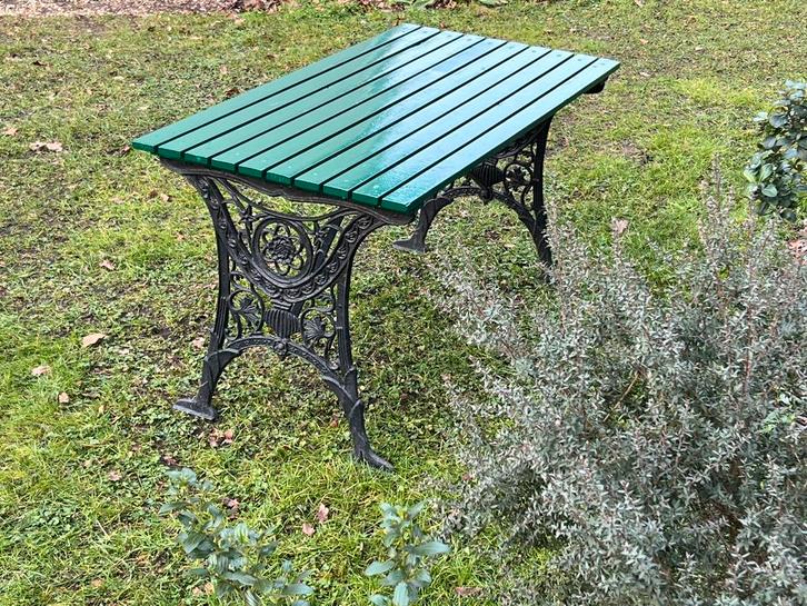 Gietijzeren tuin- / balkontafel, Tuin en Terras, Tuinsets en Loungesets, Zo goed als nieuw, Ophalen