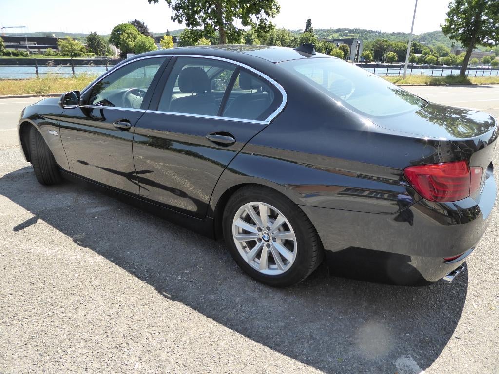 BMW 518D 2015, 4 deurs, Achterwielaandrijving, Zwart, Leder