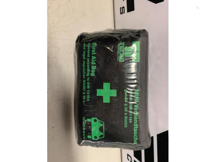 EHBO kit van een Volkswagen Taigo, Gebruikt, -, Volkswagen, -