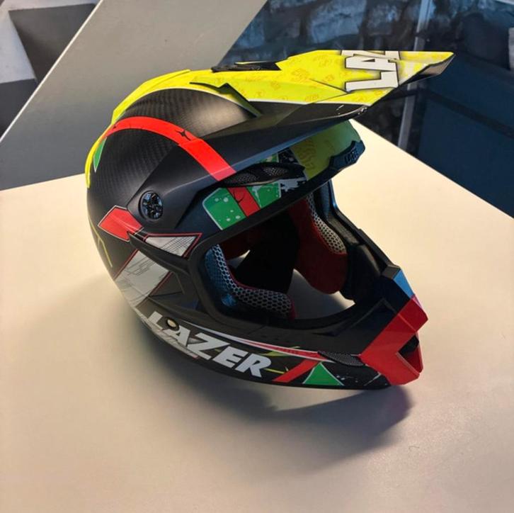 casque de motocross Lazer MX8 Aerial Pure Carbon, Motos, Vêtements | Casques de moto, S, Lazer, Enlèvement ou Envoi