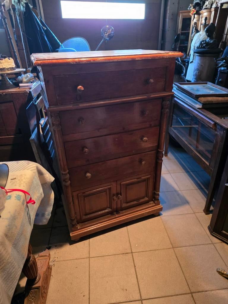 Mooie kast is spic spin hout, Ophalen of Verzenden