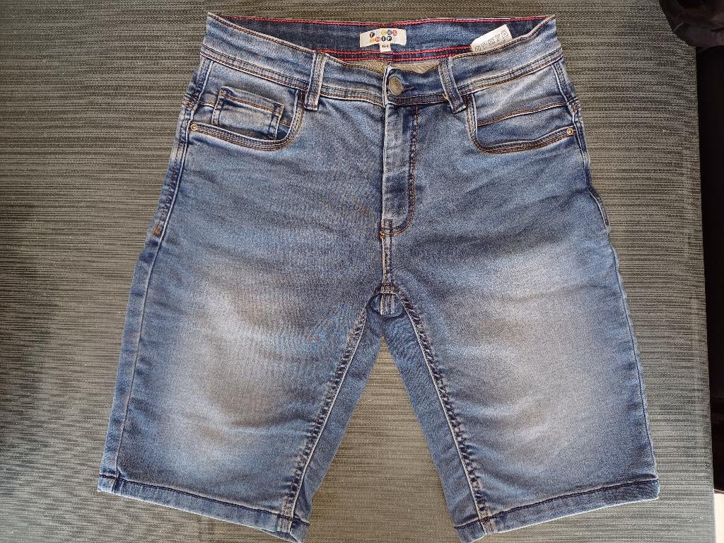 2 shorts 164, Kinderen en Baby's, Kinderkleding | Maat 164, Ophalen of Verzenden, Zo goed als nieuw, Jongen, Broek