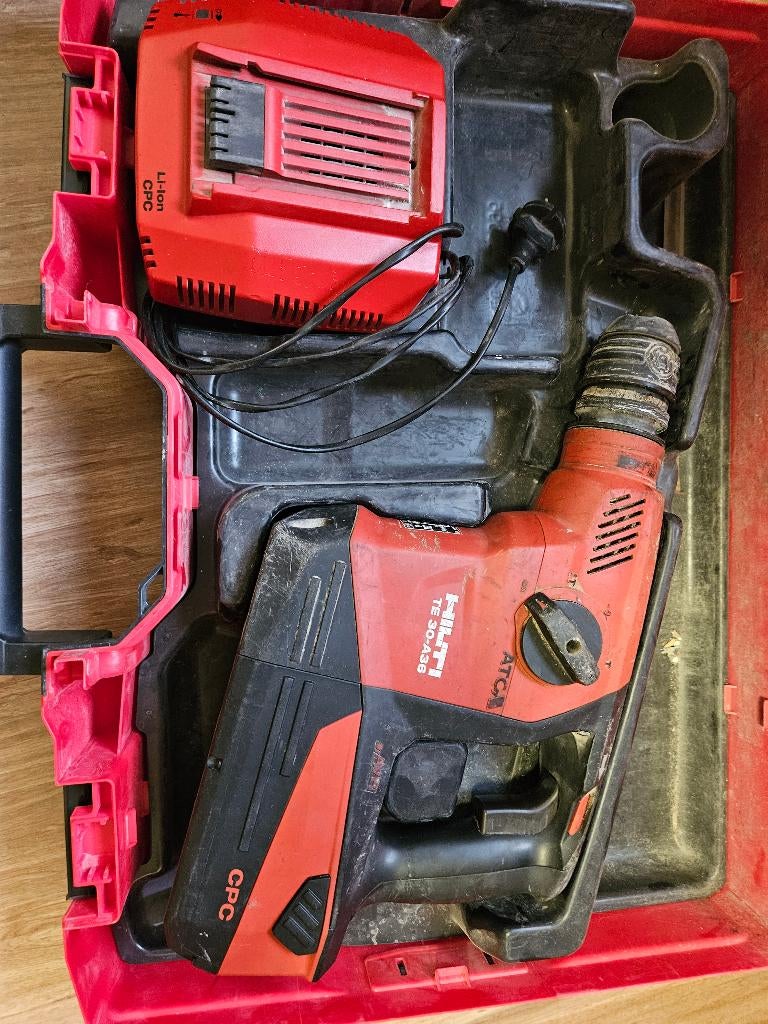 Marteau combiné Hilti TE 30 -A36 avec batterie 6 Ah, Enlèvement, Comme neuf, Marteau perforateur et/ou Marteau piqueur, Mécanisme de percussion