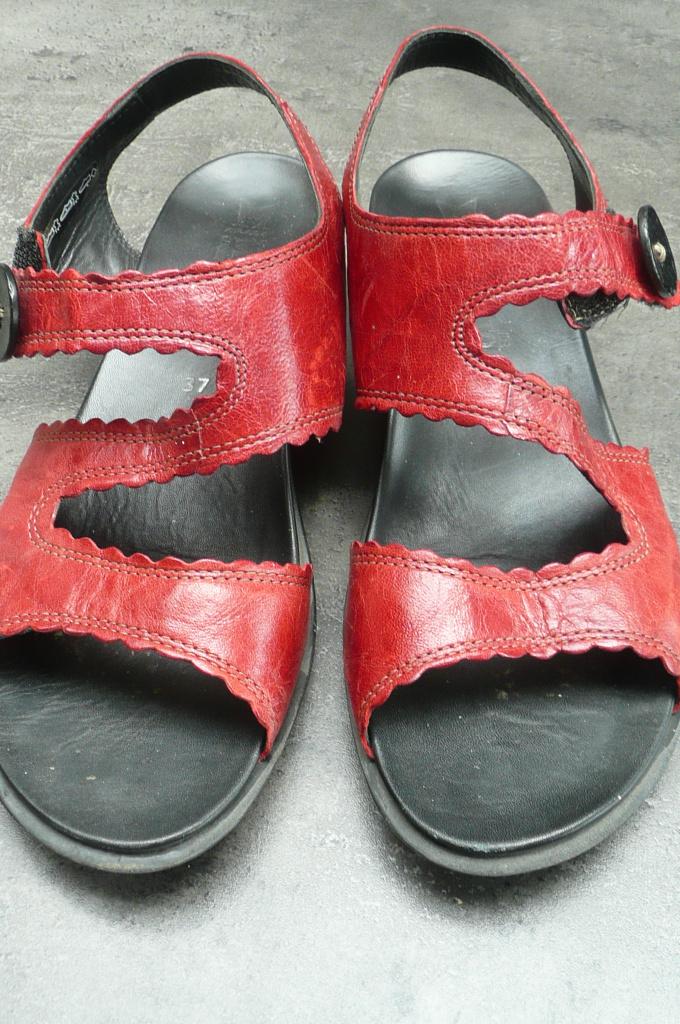 Rode sandalen Mephisto (V26), Mephisto, Gedragen, Rood, Sandalen of Muiltjes