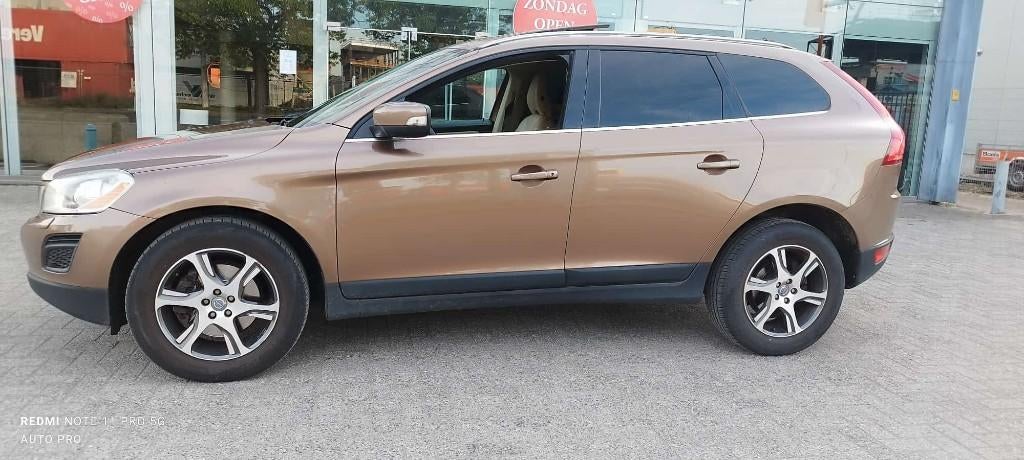 XC 60 2.0d D3 Summum Pack *Panodak-Leder-Xenon+Cam-Merory*, Autos, Euro 5, Achat, Beige, Boîte manuelle