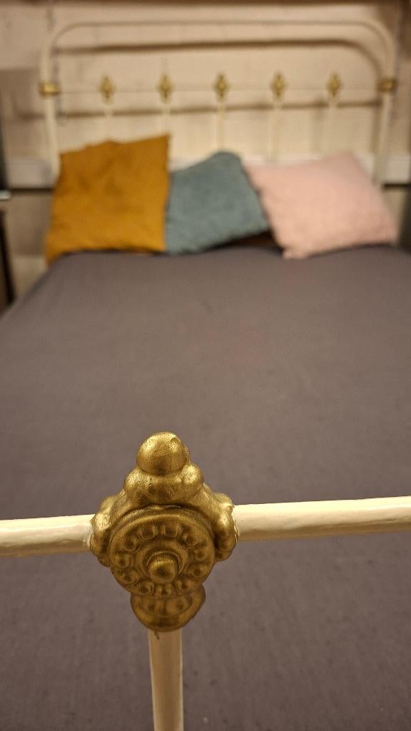 lit double en métal 120 cm + resort + matelas vintage rétro, Queen size, Enlèvement, Utilisé, 120 cm