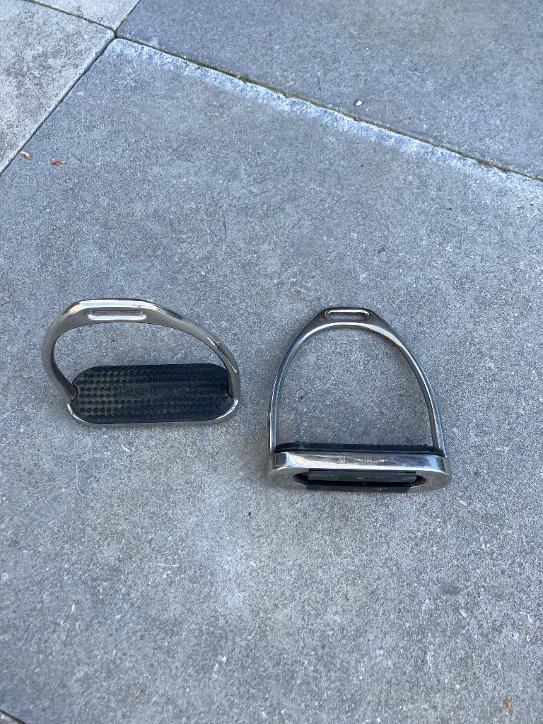 Gratis sprenger beugels, Animaux & Accessoires, Chevaux & Poneys | Brides & Harnachement, Enlèvement, Utilisé