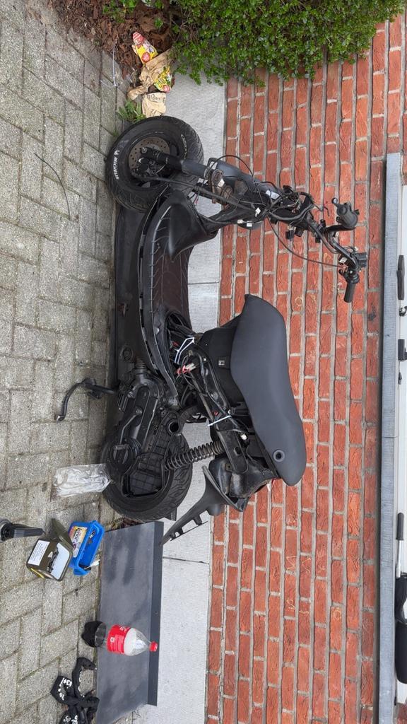 80cc zip, Fietsen en Brommers, Scooters | Vespa, Zo goed als nieuw, Ophalen of Verzenden