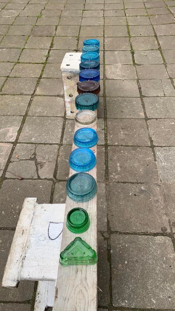 Glaswerk voetjes . 14 stuks verschillende vormen, Ophalen