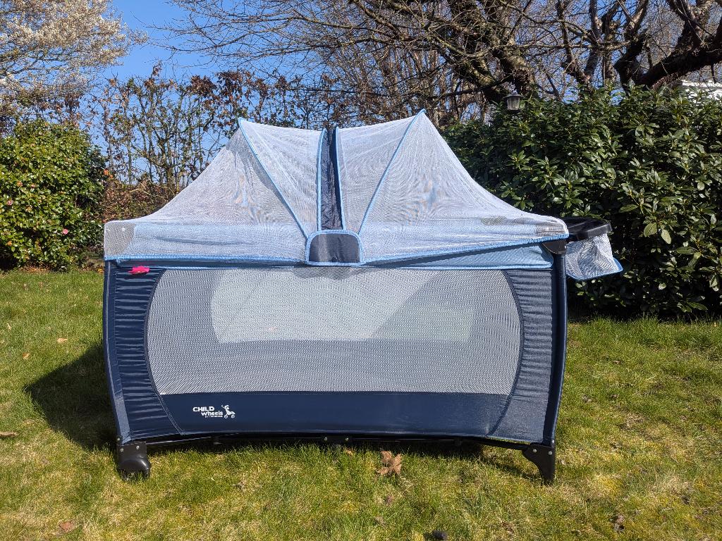 Reisbed Childwheels + matras, Ophalen, Zo goed als nieuw, Reisbedje