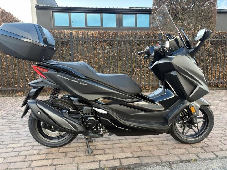 Honda Forza 350, Motoren, Motoren | Honda, Bedrijf, Scooter, 12 t/m 35 kW, 1 cilinder, Minimaal motorrijbewijs A2, ABS, LED Verlichting