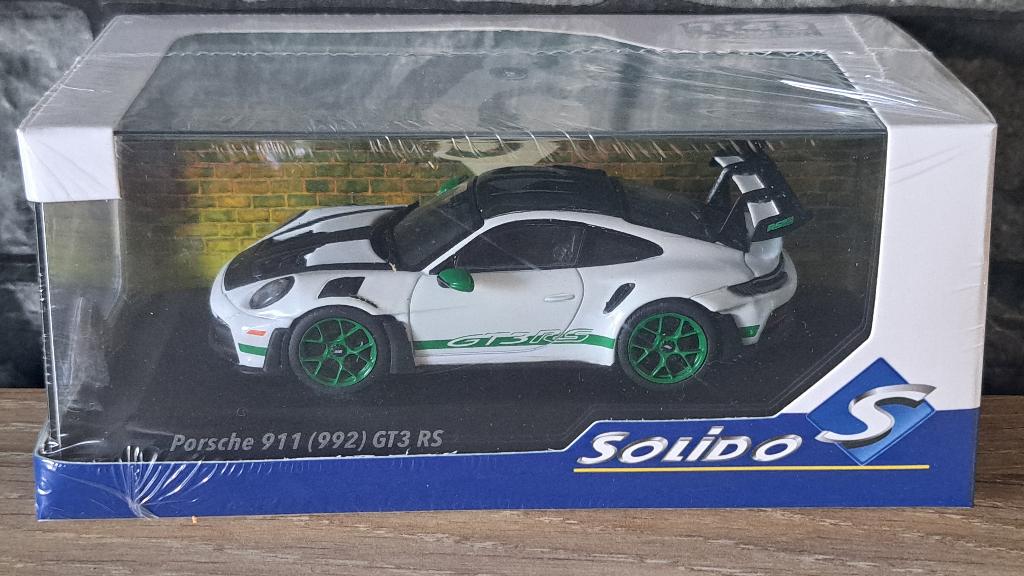 Porsche 911 (992) GT3 RS White w/Green 1/43ème, Hobby en Vrije tijd, Modelauto's | 1:43, Solido, Auto, Solido, Nieuw