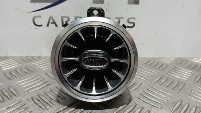 Grille aération tableau de bord d'un Mercedes CLA, Autos : Pièces & Accessoires, Tableau de bord & Interrupteurs, Mercedes-Benz