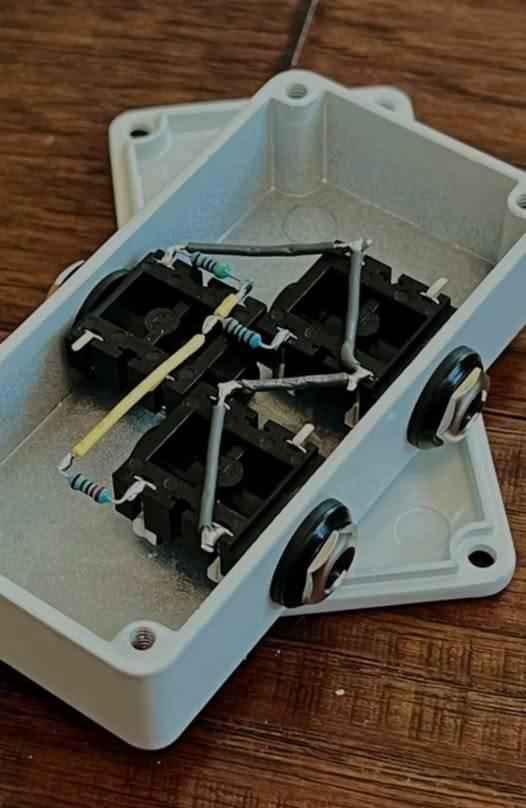 Comme neuf ! Distorsion Boss DS-1X, Musique & Instruments, Effets, Comme neuf, Distortion, Overdrive ou Fuzz, Enlèvement ou Envoi