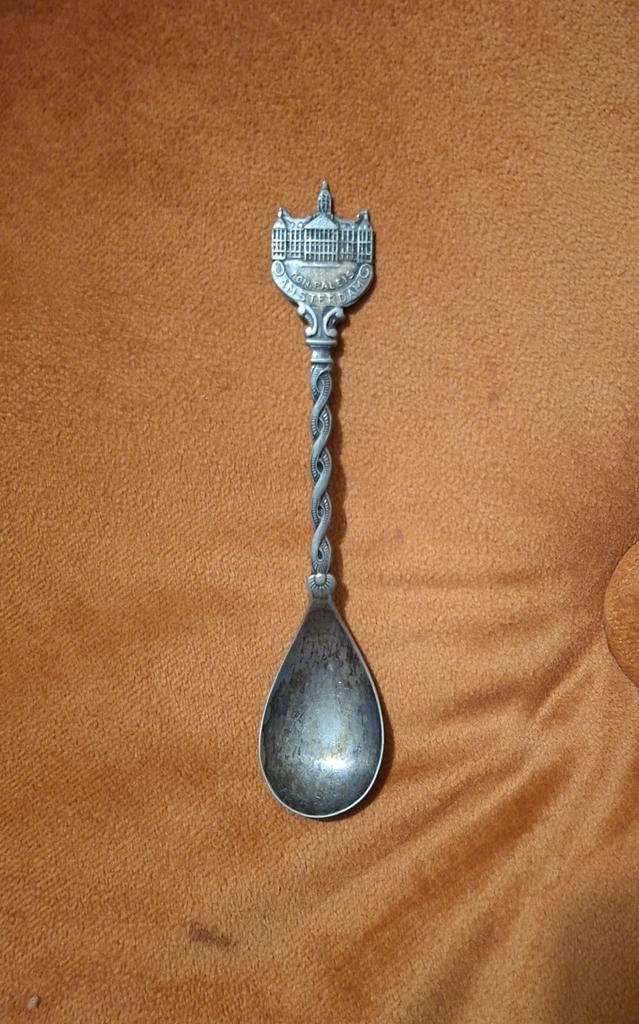 Vintage verzilverde souvenirlepel Amsterdam – Paleis op de D, Antiek en Kunst, Antiek | Bestek, Ophalen of Verzenden