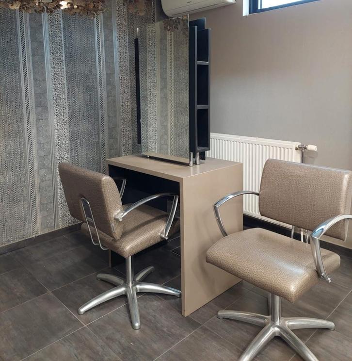 Table de coiffeur avec 2 chaises, Maison & Meubles, Tables | Coiffeuses, Utilisé, 150 à 200 cm, 50 à 100 cm, Autres matériaux